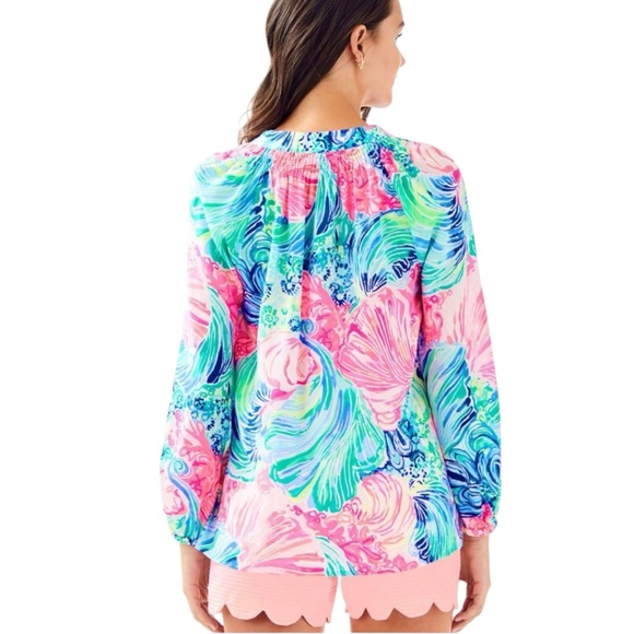 LILLY PULITZER 100% Silk Elsa Blouse in “Beach Please” Size Large — SO PRETTY!!! - Picture 2 of 8